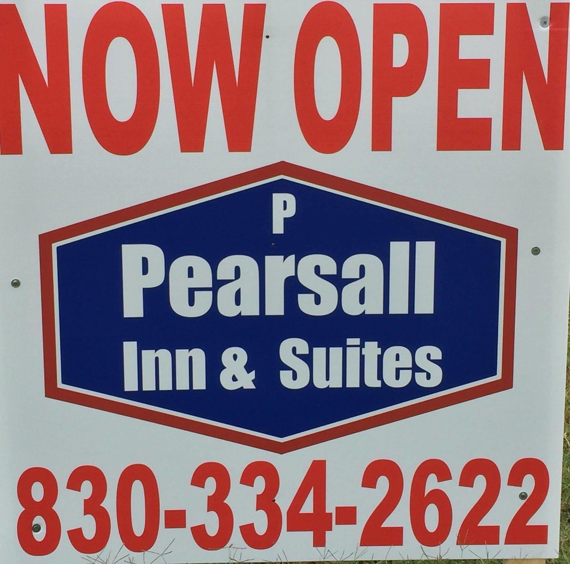Pearsall Inn And Suites Buitenkant foto